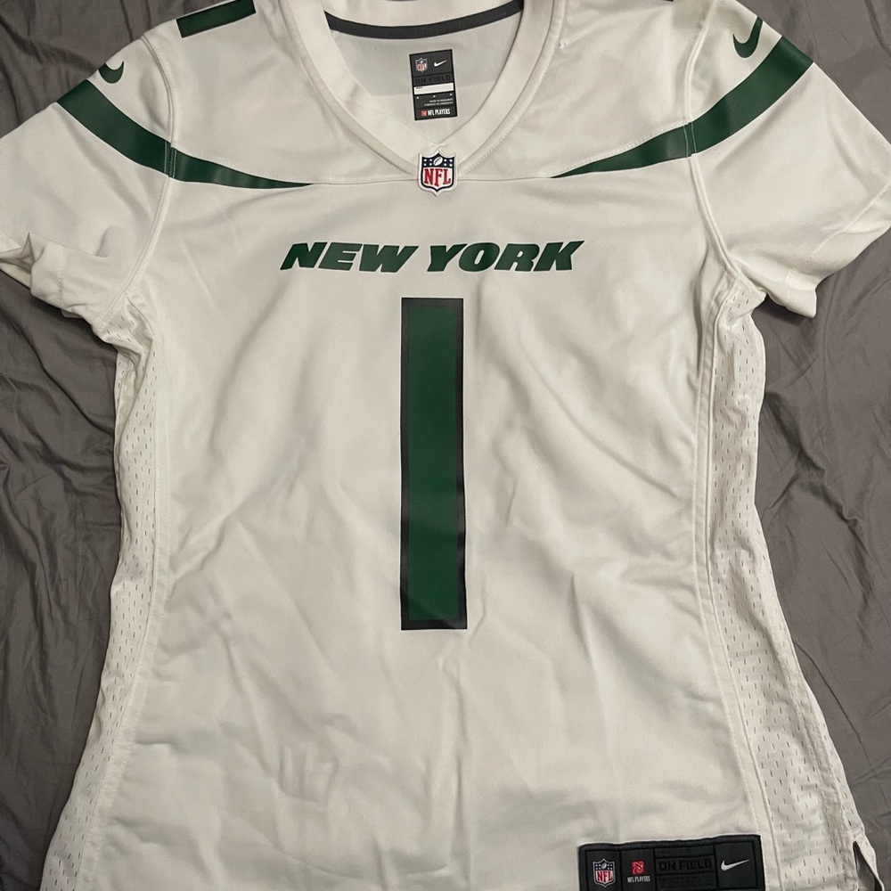 Nike White and Green Fitted Short Sleeve Jersey